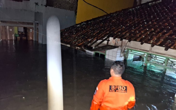 Kondisi banjir di pemukiman warga di wilayah Kab. Bandung, Jawa Barat pada Sabtu (15/3)