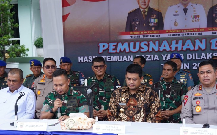 Kodam I/BB Lakukan Kegiatan Konferensi Pers Pemusnahan Hasil Razia Para Penegak Hukum.