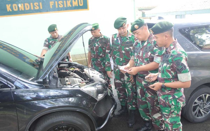 Pemeriksaan kendaraan prajurit Menarmed 2 Kostrad 