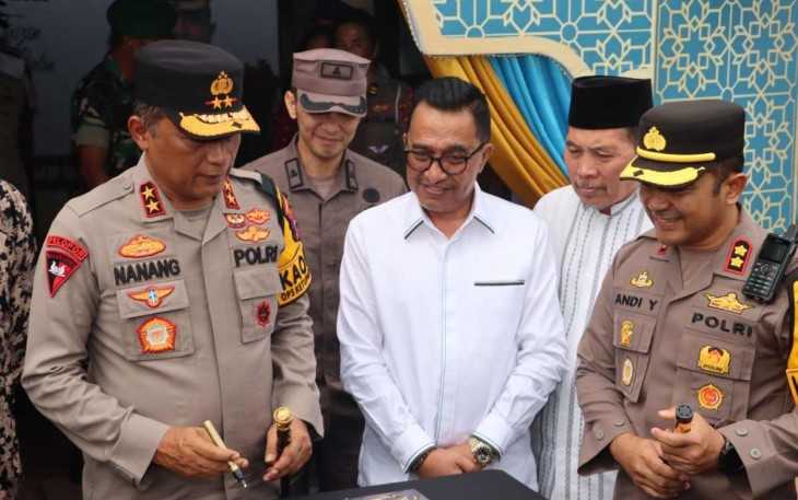 Kapolda Jatim Irjen Pol Nanang Avianto saat meresmikan Police Batu Station, Kamis (27/3)