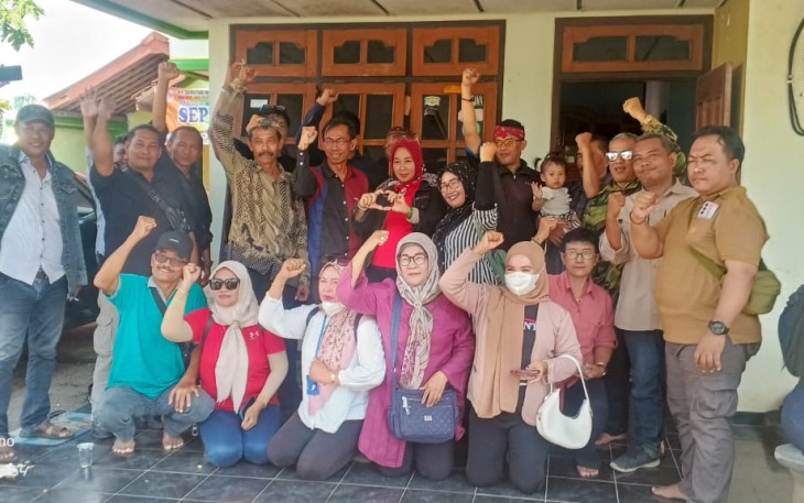 Ketua DPD PJS Jatim Mikhael Markus bersama jajaran DPC PJS Kab. Nganjuk, Selasa (8/4)