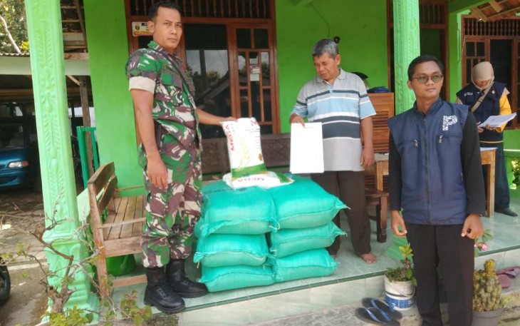 Pendistribusian benih padi di wilayah desa binaan 