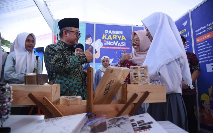 Menyelenggarakan Kegiatan Panen Hasil Inovasi Guru SMK dan Instruktur LKP di Balai Besar Pengembangan Penjaminan Mutu Pendidikan Vokasi (BBPPMPV) Bisnis dan Pariwisata, Depok, pada 22 April 2025. Kegiatan ini diselenggarakan bersamaan dengan pembukaan Program Peningkatan Kompetensi (Upskilling dan Reskilling) bagi Guru SMK dan Instruktur LKP