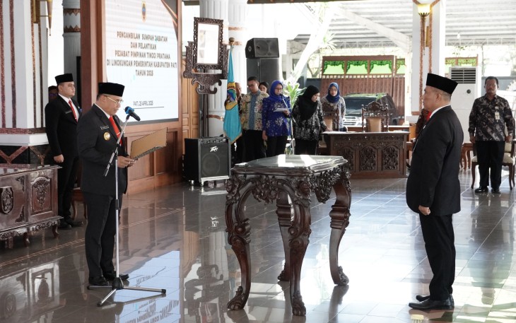 Bupati Pati Lantik Kepala DPUTR 