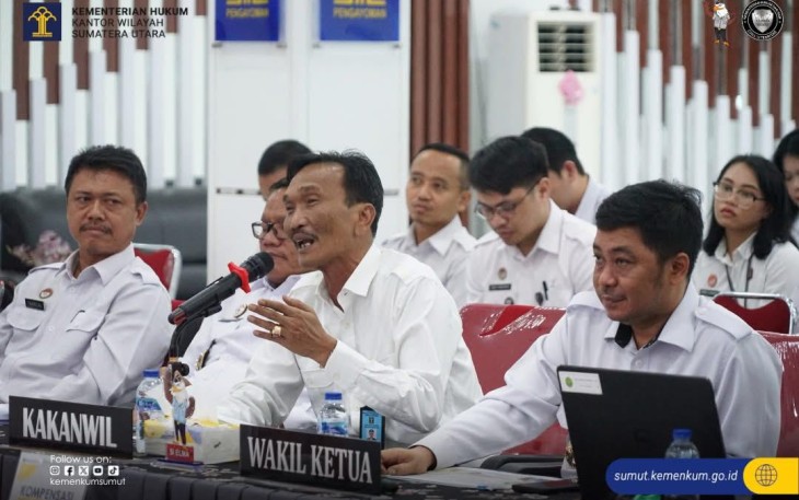 Tampak Kakanwil Kemenkum Sumut Sedang Sampaikan Tentang Terobosan Peningkatan Kualitas dan Aksesibilitas.