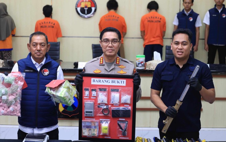 Kabid Humas Polda Jatim Kombes Pol Jules Abraham Abast