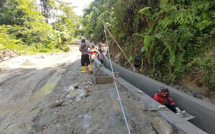 Sasaran fisik pengerjaan saluran air di desa Pincara