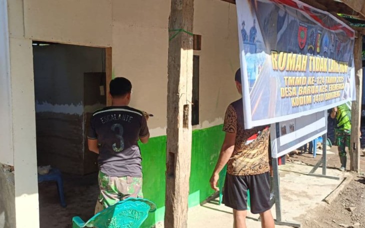 Pengecatan RLTH sasaran fisik TMMD Kodim Bantaeng 