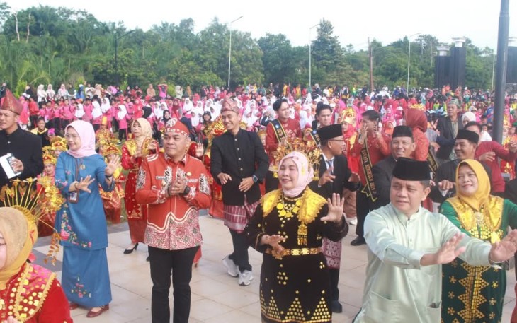 Wabup Benteng Tarmizi, S.Sos Buka Festival Tunas Bahasa Ibu Tingkat SD /Foto : MC 