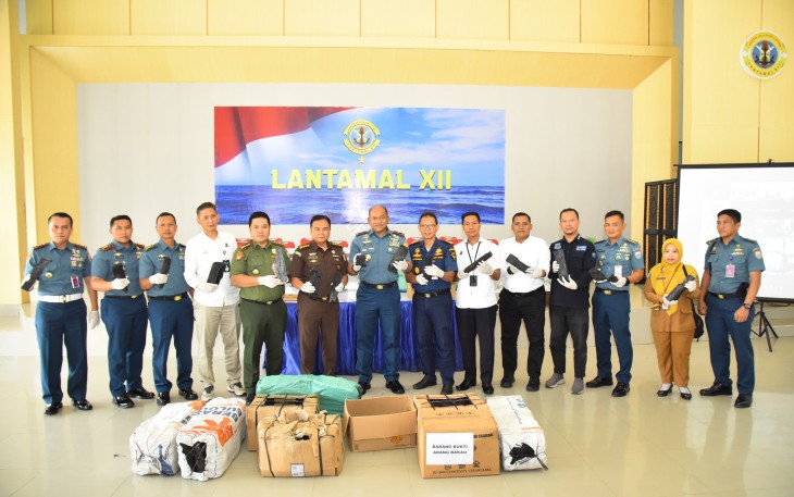 TNI AL Gagalkan Upaya Penyelundupan Arang Bakau Ilegal di Kalimantan Barat 