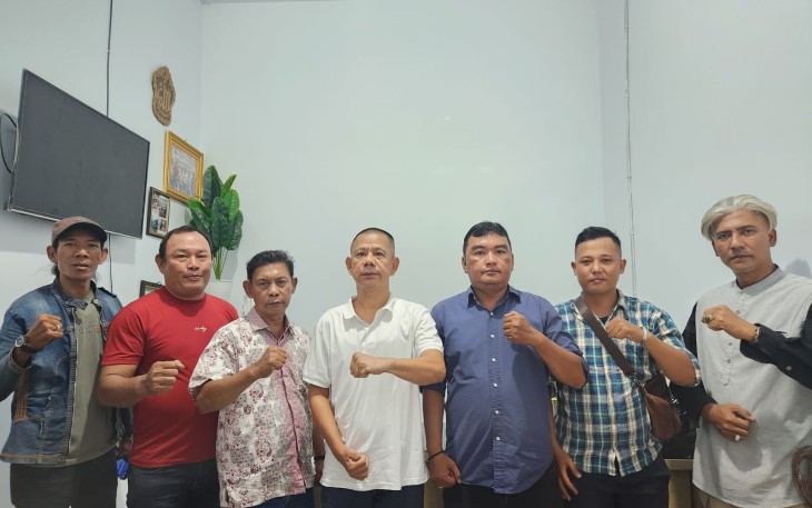 Usai Jumat Barokah Ketua Pewarta Poto Bersama Pengurus dan Anggota.