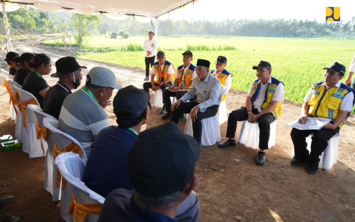 Menteri Dody saat tatap muka dengan petani di Kabupaten Lombok Tengah, Selasa (15/7)