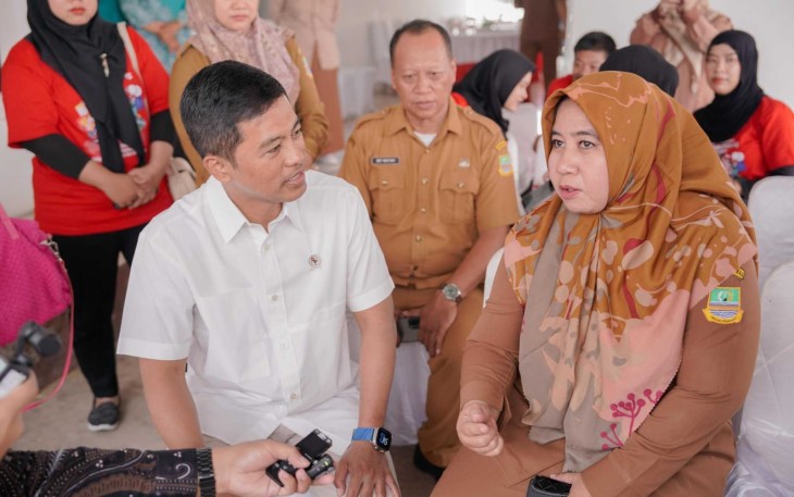 Wakil Menteri Kesehatan RI melakukan kunjungan kerja ke Desa Sukadami, Kecamatan Cikarang Selatan, Kabupaten Bekasi, untuk memperkuat implementasi program Desa dan Kelurahan Siaga TBC