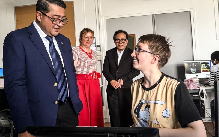 Menteri Ekonomi Kreatif (Ekraf), Teuku Riefky Harsya, mengunjungi GOBELINS