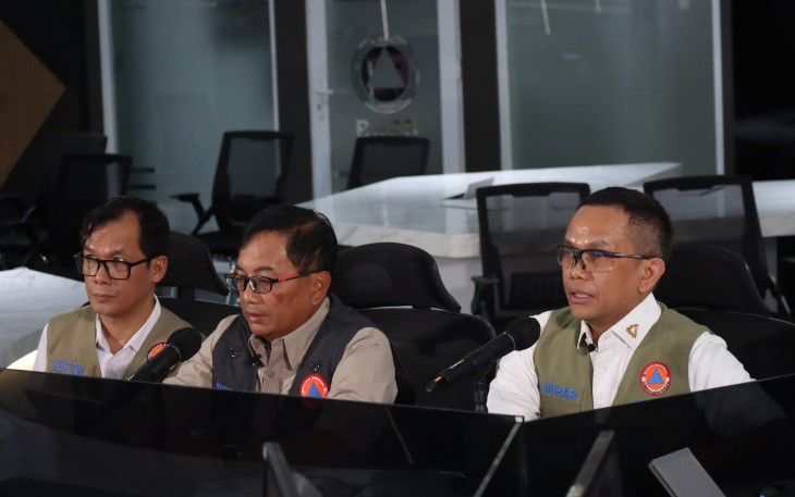 Konferensi Pers potensi tsunami di Indonesia pasca gempabumi dengan magnitudo 8,7 di Kamchatka, Rusia, di Ruang Pusat Pengendalian Operasi BNPB, Jakarta, Rabu (30/7)