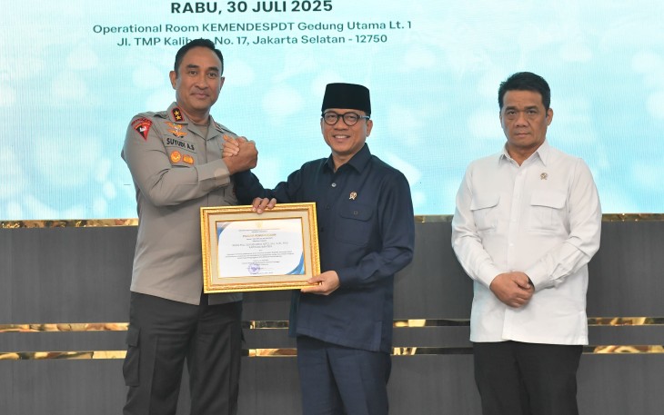 Mendes Yandri Beri Penghargaan Kapolda Banten dan Kapolres Sidoarjo