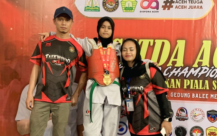 Atlet muda asal Medan, Nayla Juliva Hidayat, yang sukses menyabet Juara I Kategori Under 44 Kg Kadet Putri pada ajang Kejuaraan Taekwondo Piala Setda Aceh Championship yang berlangsung di GOR BMA Banda Aceh sejak 31 Juli hingga 2 Agustus 2025