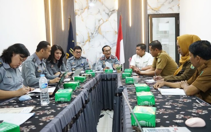 Kantor Wilayah Kementerian Hukum Sumatera Utara (Kanwil Kemenkum Sumut) melalui Divisi P3H menerima kunjungan kerja oleh tim DPRD Kabupaten Serdang Bedagai dalam rangka melaksanakan Rapat Pelaksanaan Kegiatan Pengharmonisasian Rancangan Peraturan Daerah (Ranperda) Kabupaten Serdang