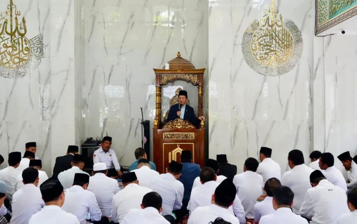 Peringatan Maulid Nabi Muhammad SAW di Masjid Al-Munawar, Kantor Kementerian Agama Jakarta, Senin (15/9/2025), berlangsung khidmat