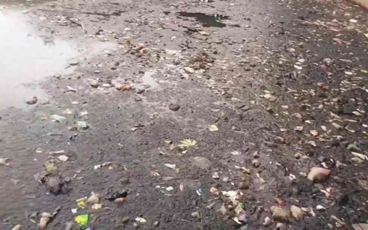 Penampakan kondisi Situ Bahar dengan tumpukan sampah, Selasa (7/10)