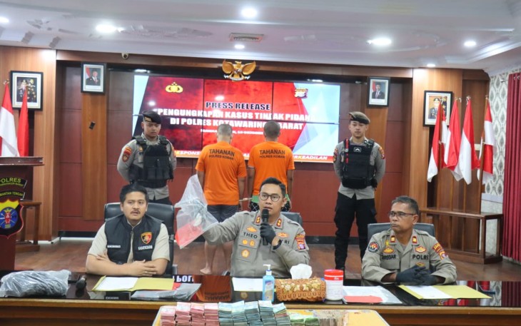 Kapolres Kobar AKBP Theodorus Priyo Santosa memberikan keterangan pers, Jum'at (10/10)