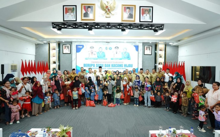 Bupati Batu Bara Beri Makanan Tambahan untuk Anak Stunting di Sei Suka