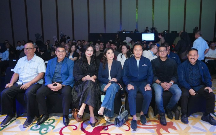 Menteri Ekonomi Kreatif, Teuku Riefky Harsya, menghadiri talkshow "The Purpose of Leadership: Vision, Integrity, and Legacy in a Changing World" di ajang IdeaFest 2025, di Jakarta International Convention Center (JICC), Jakarta, Minggu (2/11/2025)