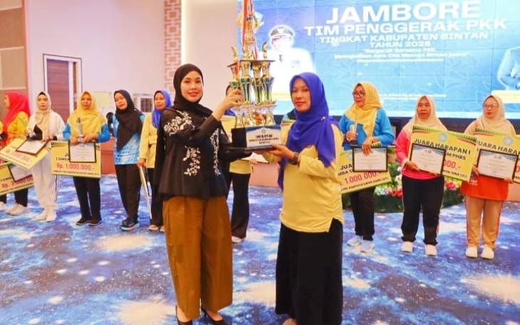 Resmi di Tutup Jambore PKK Bintan 2025 Kecamatan Toapaya Raih Juara Umum