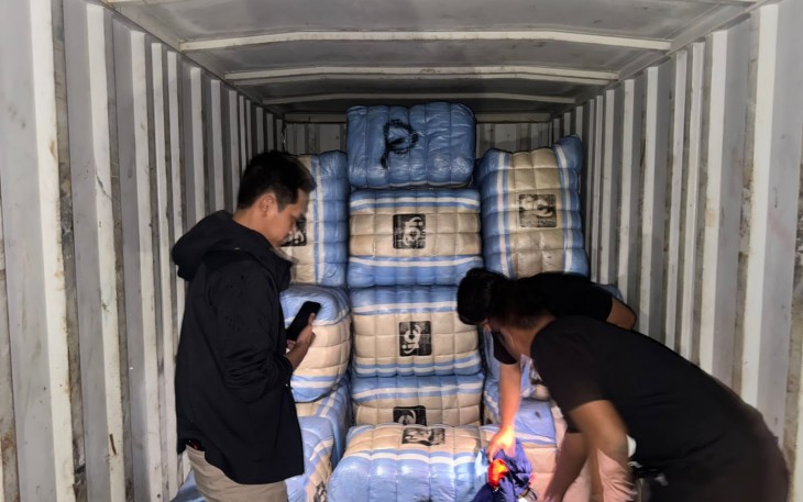 207 Bal Pakaian Bekas Impor