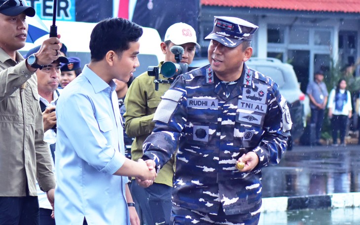 Pangkolinlamil Sambut Wapres RI di Dermaga Mako Kolinlamil Tanjung Priok 