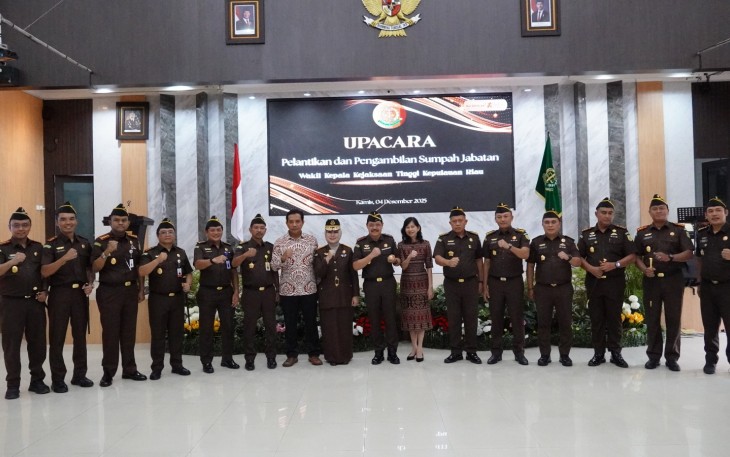 Kajati Kepri Pimpin Upacara Pelantikan dan Pengambilan Sumpah Jabatan Wakajati Baru, Dorong Kinerja Humanis dan Berintegritas