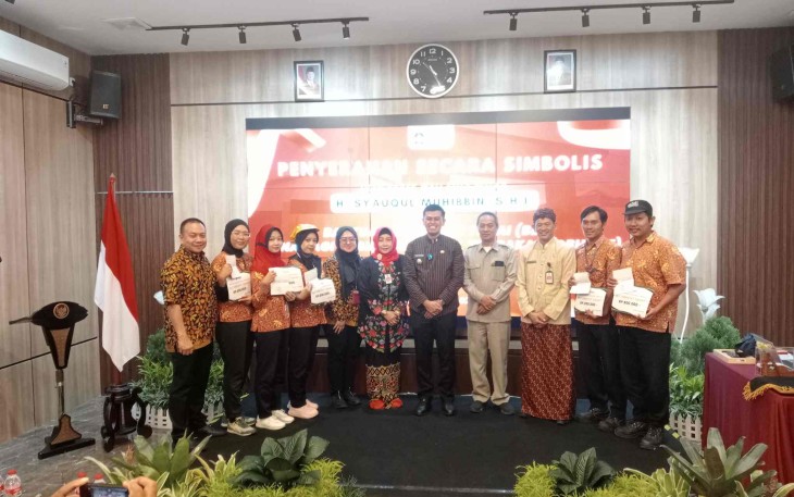 Pemkot Blitar Salurkan BLT DBHCHT Tahun 2025 Tahap 1 ke Buruh Pabrik Rokok (Foto : Tim Klikwarta.com)