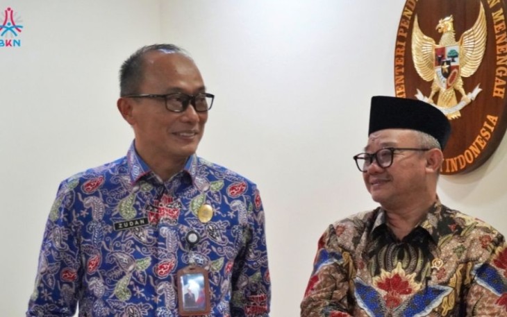 Kepala BKN Prof Zudan Arif Fakhrulloh bersama Mendikdasmen  Prof Abdul Mu'ti di Jakarta, Selasa (11/2)