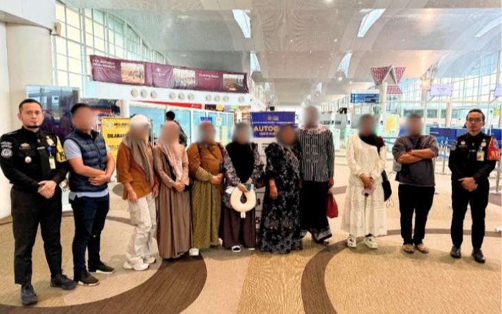 Petugas Imigrasi Medan pada TPI Bandara Internasional Kualanamu Gagalkan Keberangkatan Sembilan Orang WNI