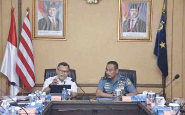 Kadislitbangal Laksma TNI Mulyatna bersama Ketua Tim BRIN Dr Dudu Hidayat di Pondok Labu, Jakarta, Rabu (4/6)