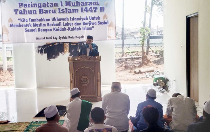 Ustadz Kamaludin saat memberikan khutbah Jum'at (4/7)