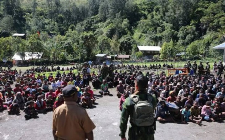 Jelang Natal, Pangkogabwilhan III Hadiri Tradisi Bakar Batu di Tanah Papua