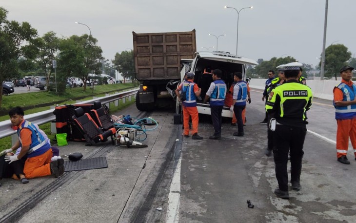 Pasca kecelakaan, Hiace Tabrak Truk di Tol Malang–Pandaan, Sabtu (13/12) dini hari, sekitar pukul 03.50 WIB.