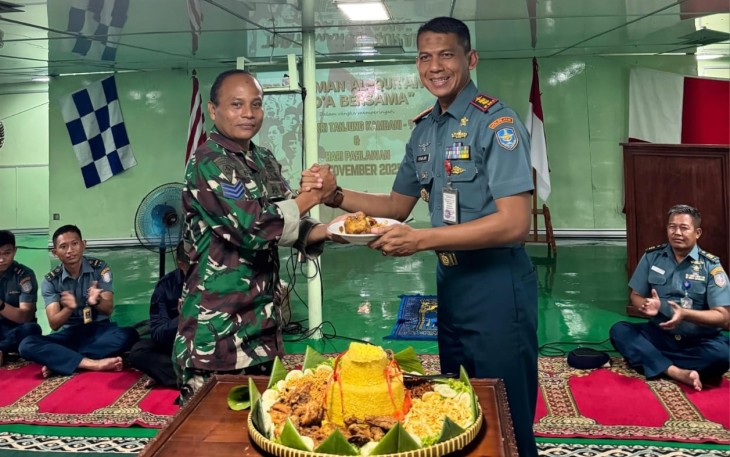 Potong tumpeng meriahkan HUT Ke-25 dan Hari Pahlawan