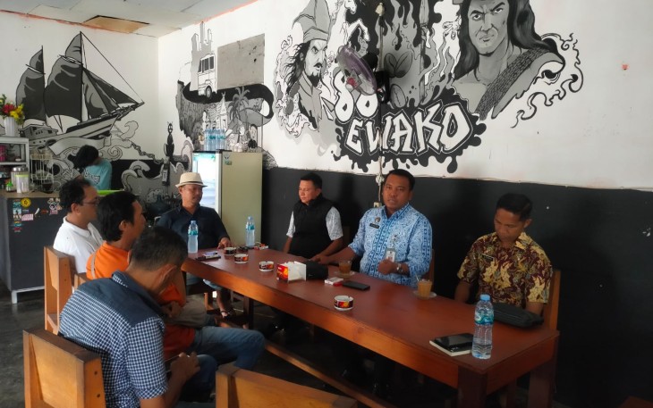 Kalapas II B Bitung saat memberikan klarifikasi kepada sejumlah awak media terkait keterlibatan warga binaan dalam peredaran Narkotika jenis sabu.