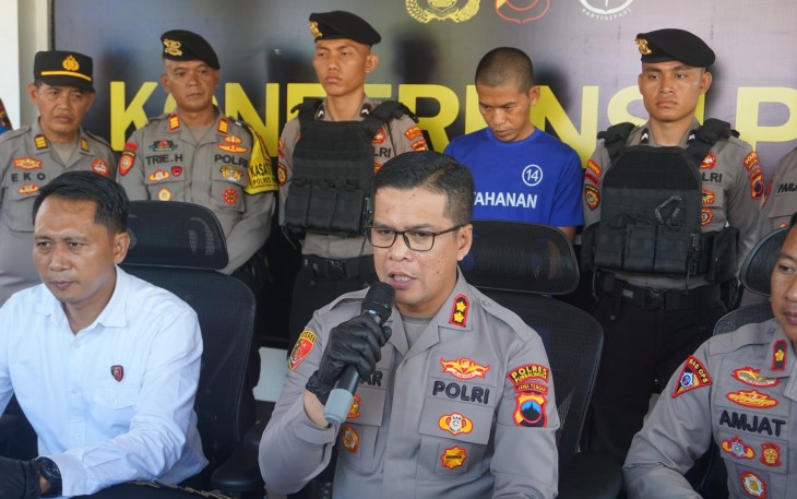 Kapolres didampingi Wakapolres Kompol Agus Amjat dan Kasat Reskrim AKP Siswanto di Mapolres Purbalingga, Selasa (2242025). 