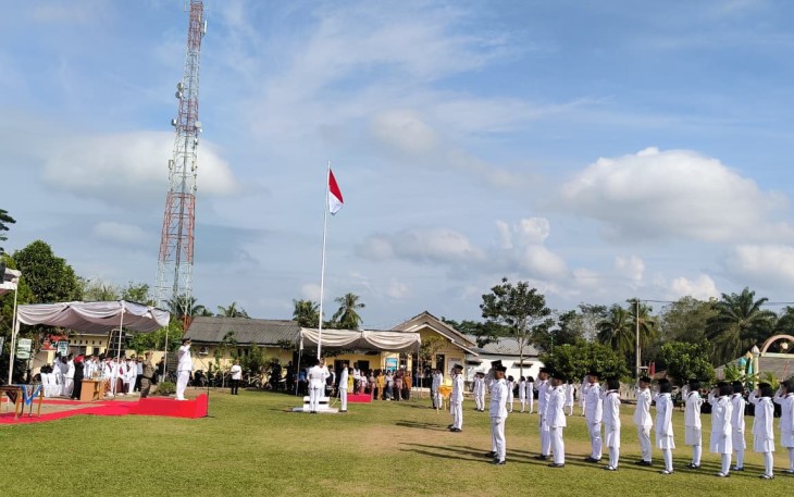 Upacara Peringatan HUT Ke-80 RI Kecamatan Belitang III