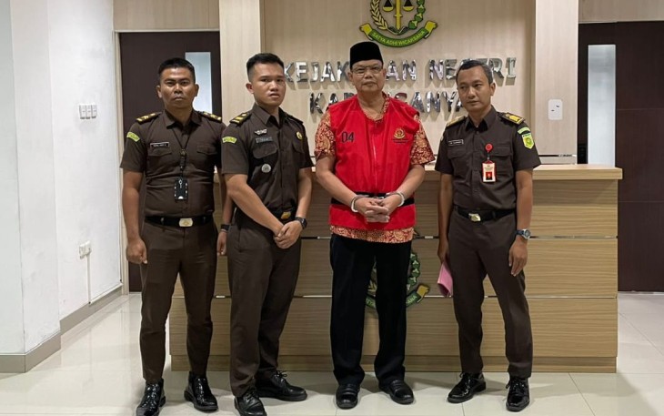 Kades Jaten, HS, resmi ditahan oleh Kejaksaan Negeri (Kejari) Karanganyar pada Selasa (8/7/2025) sore.