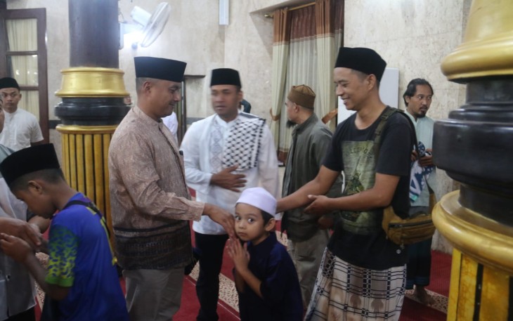 Dandim Madiun dan Forkopimda Kota Madiun Gelar Safari Tarawih di Masjid Agung Baitul Hakim