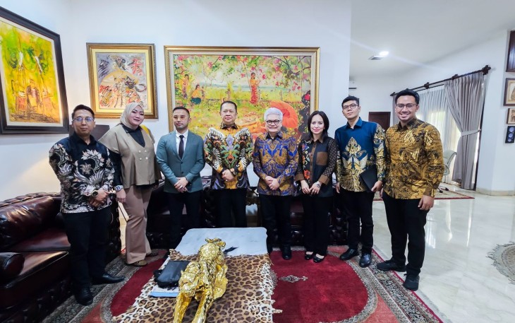 Bamsoet saat menerima Guru Besar Universitas Padjajaran Prof. Dr. Ahmad M. Ramli, di Jakarta, Jumat (23/5/25). 