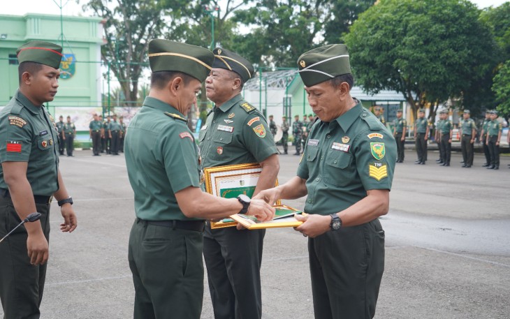 Danrem 041/Gamas Danrem 041/Gamas yang Diwakili oleh Kasilog Kasrem 041/Gamas Lepas 2 Prajurit Korem 041/Gamas