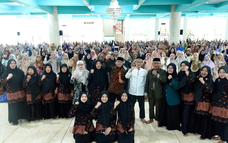 LDII Sulawesi Selatan menggelar Seminar Nasional Kesehatan Reproduksi Perempuan di Masjid Roudhotul Jannah, Kompleks Dr Tadjuddin Chalid, Jalan Berua Raya, Kota Makassar, Sulawesi Selatan pada Minggu (30112025). Seminar ini digelar sebagai bentuk penguatan literasi kesehatan dalam rangka mendukung pencapaian asta cita ke-4 Presiden Prabowo Subianto.