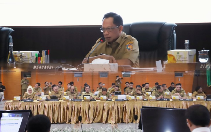 Mendagri saat memimpin Rapat Koordinasi Pengendalian Inflasi Daerah