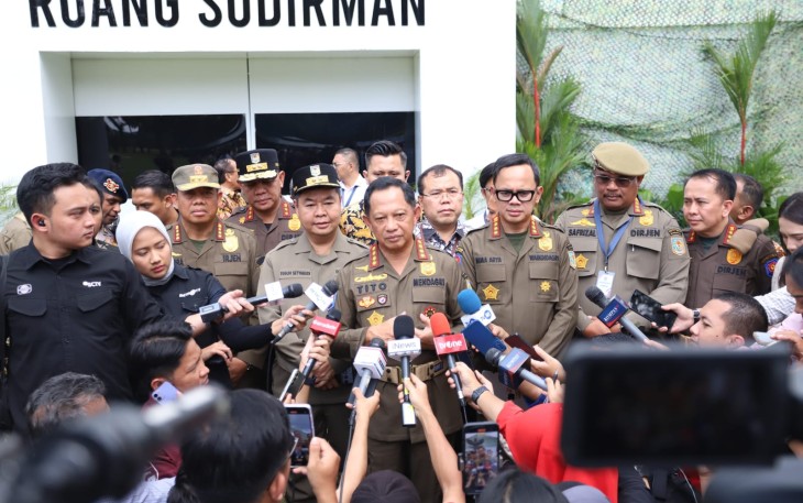 Menteri Dalam Negeri Muhammad Tito Karnavian secara resmi membuka Retret Pembekalan Kepala Daerah 2025 di Lembah Tidar Akademi Militer (Akmil) Magelang, Jawa Tengah, Sabtu (22/2/2025)