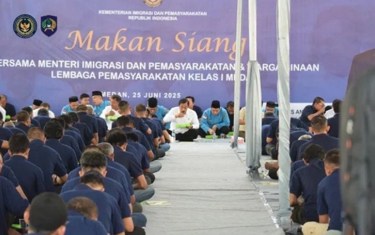 Menteri Imipas Makan Siang Bersama Warga Binaan 